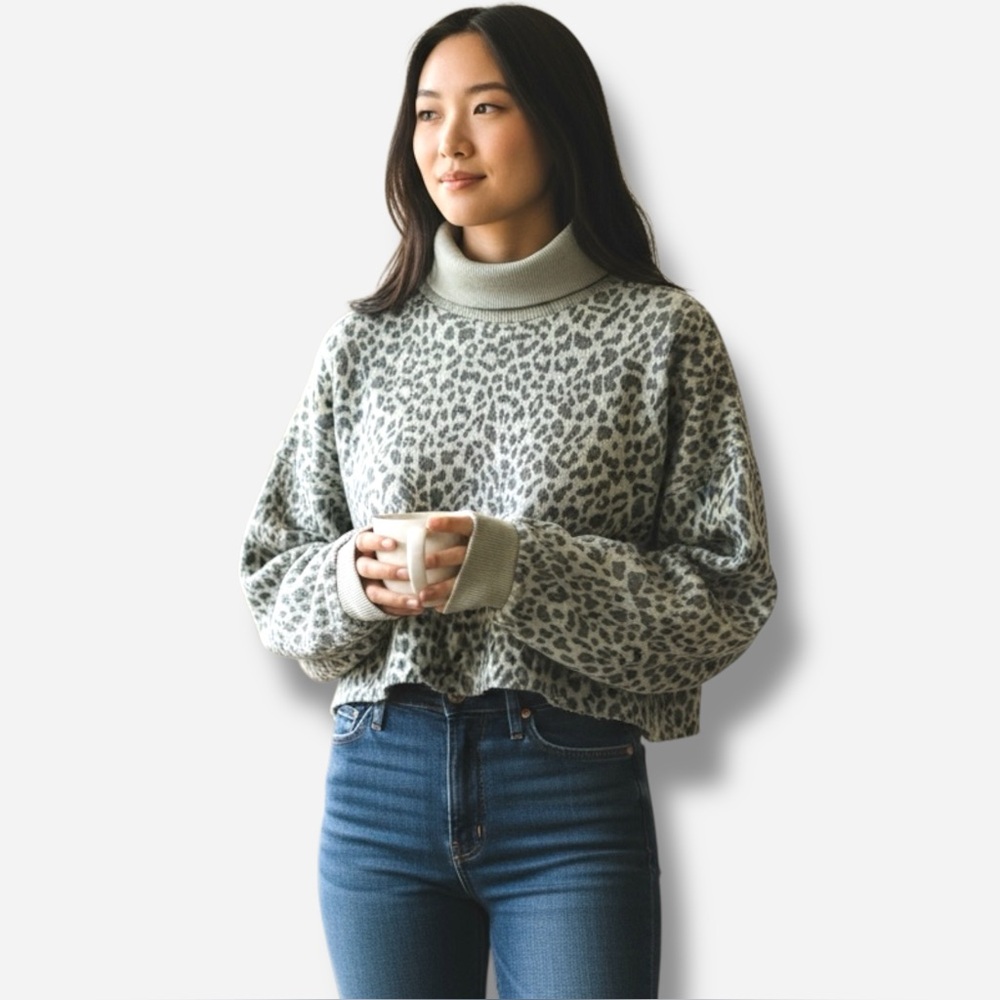 🌸New🌸 American Eagle Turtleneck Crop SweatshirtSz Medium NWOT